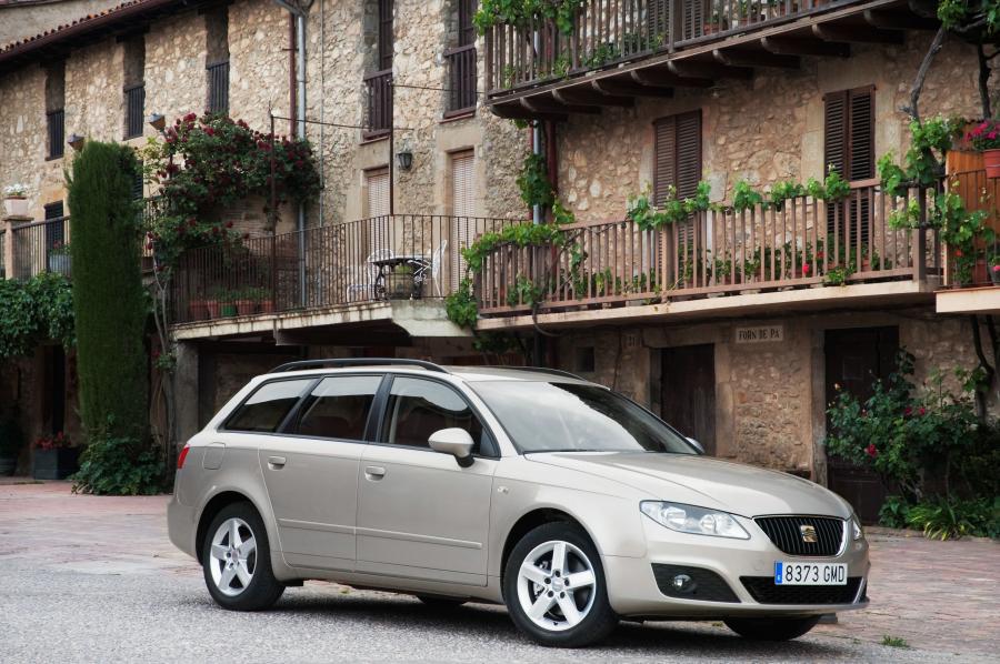  Seat Exeo ST 2009 года  (фото 52 из 203)